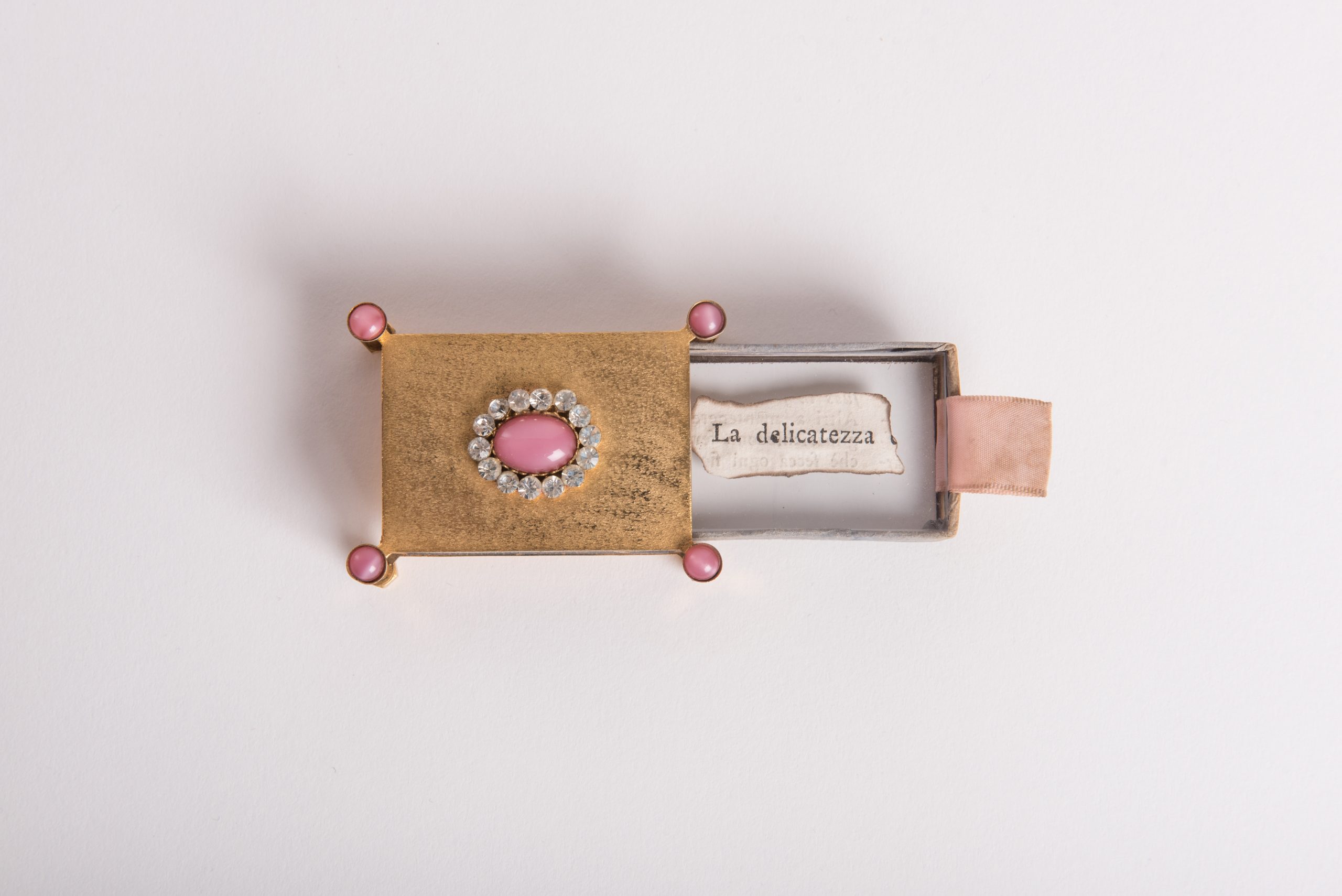 Sara Lovari, La delicatezza, 2018, assemblage, 12x2x5 cm Sara Lovari, La delicatezza, 2018, assemblage, 12x2x5 cm
